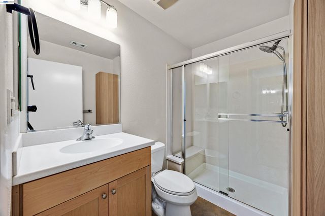 6466 Hollis St 182, Emeryville, CA 94608