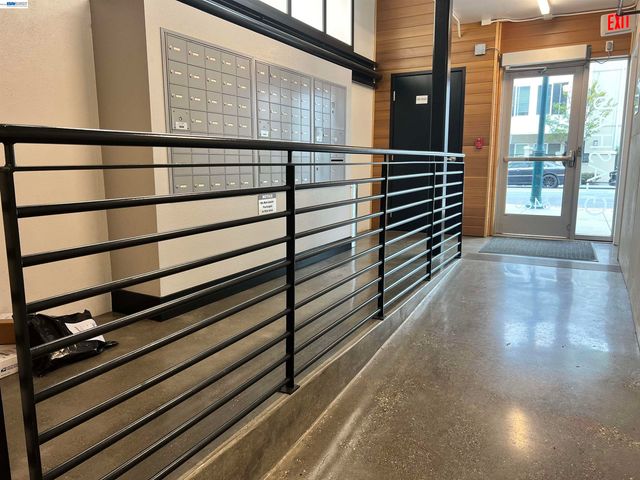 6466 Hollis St 182, Emeryville, CA 94608