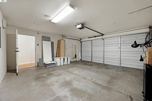 6466 Hollis St 182, Emeryville, CA 94608