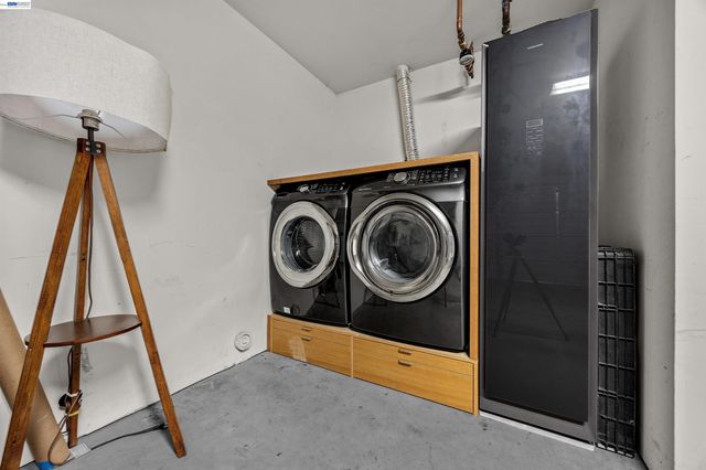 6466 Hollis St 182, Emeryville, CA 94608