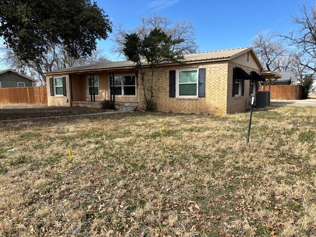 1902 W Twohig Avenue, San Angelo, TX 76901