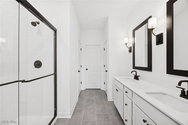 5062 Shepherds Glen, Willoughby, OH 44094