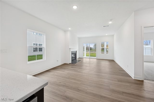 5062 Shepherds Glen, Willoughby, OH 44094