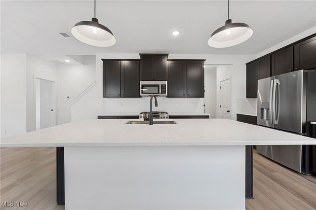 5062 Shepherds Glen, Willoughby, OH 44094