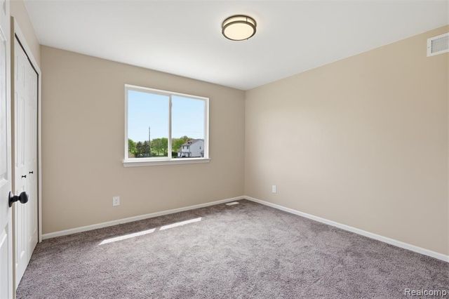 30179 Kim Lane 5, Romulus, MI 48174