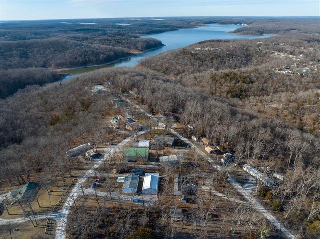 30704 Bonsai Drive, Warsaw, MO 65355