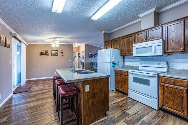 30704 Bonsai Drive, Warsaw, MO 65355