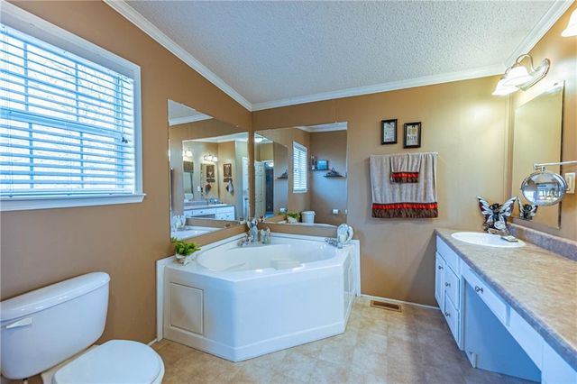 30704 Bonsai Drive, Warsaw, MO 65355