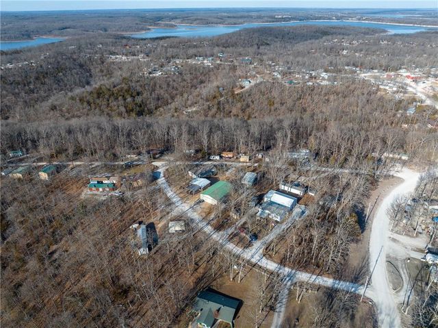 30704 Bonsai Drive, Warsaw, MO 65355