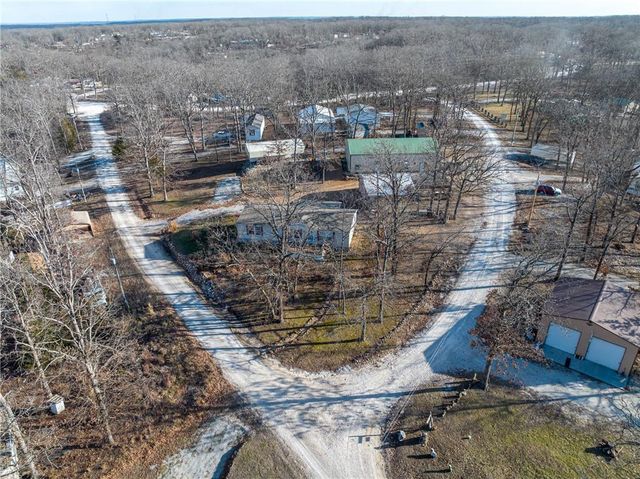 30704 Bonsai Drive, Warsaw, MO 65355