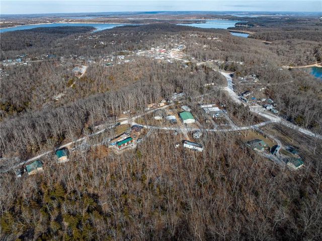 30704 Bonsai Drive, Warsaw, MO 65355