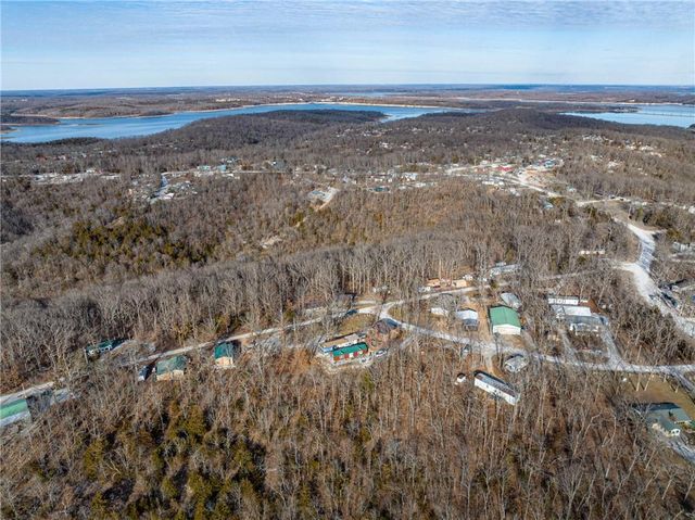 30704 Bonsai Drive, Warsaw, MO 65355