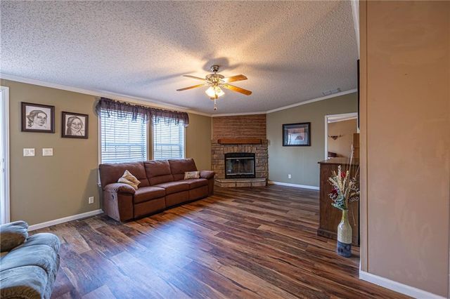 30704 Bonsai Drive, Warsaw, MO 65355