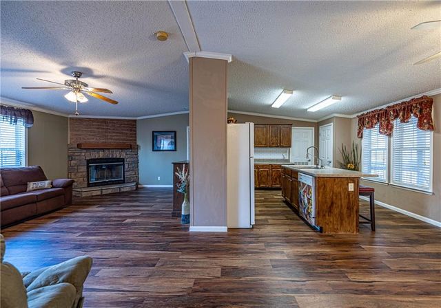 30704 Bonsai Drive, Warsaw, MO 65355