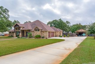 109 Bobcat Bend, La Vernia, TX 78121