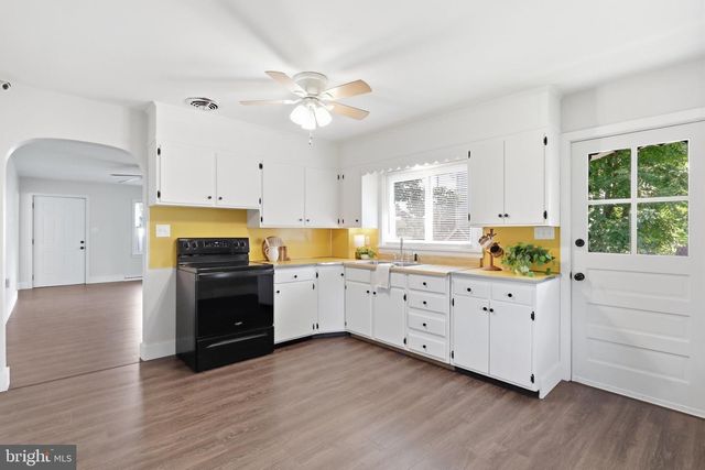 216 HIGH ST, Chambersburg, PA 17201