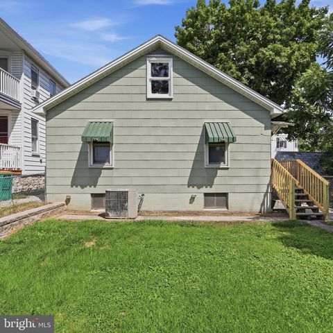 216 HIGH ST, Chambersburg, PA 17201