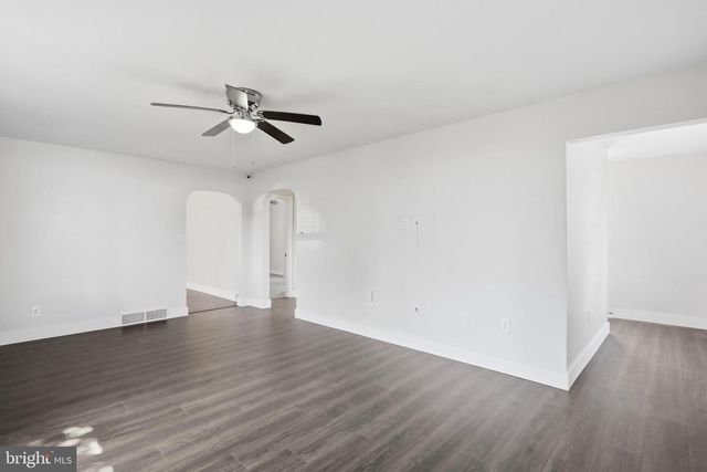 216 HIGH ST, Chambersburg, PA 17201