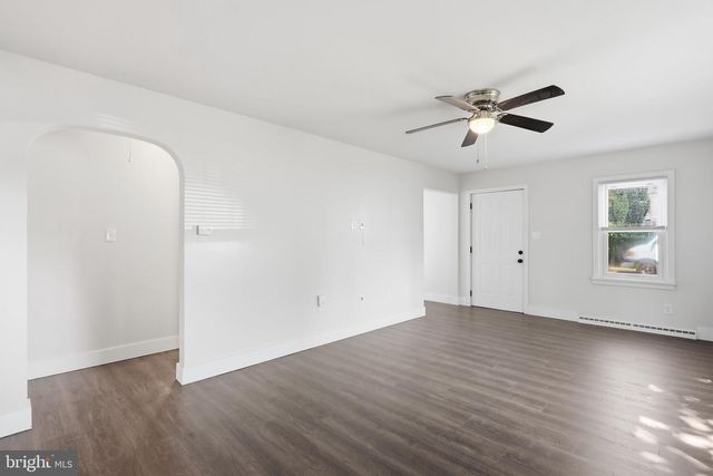 216 HIGH ST, Chambersburg, PA 17201