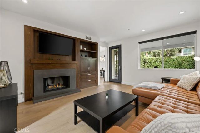 134 Monte Vista Avenue A, Costa Mesa, CA 92627