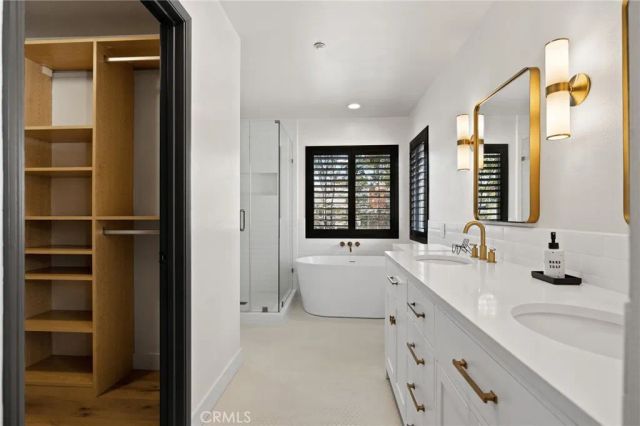 134 Monte Vista Avenue A, Costa Mesa, CA 92627