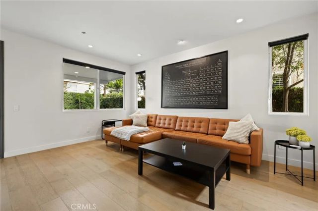 134 Monte Vista Avenue A, Costa Mesa, CA 92627