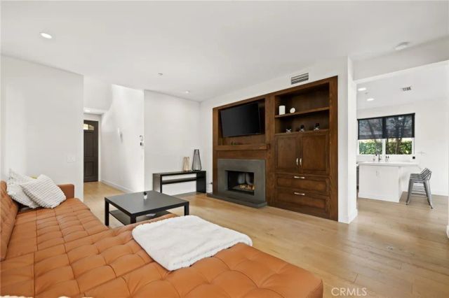 134 Monte Vista Avenue A, Costa Mesa, CA 92627