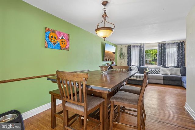 8 ROSE LN, Burlington, NJ 08016