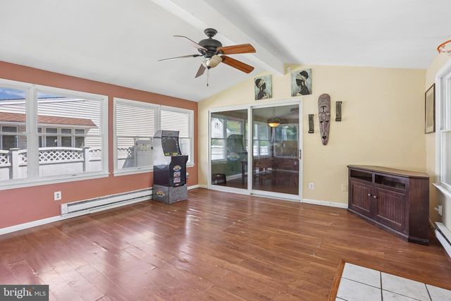 8 ROSE LN, Burlington, NJ 08016