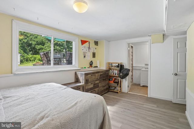 8 ROSE LN, Burlington, NJ 08016
