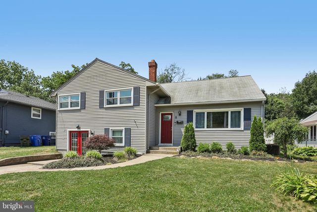 8 ROSE LN, Burlington, NJ 08016