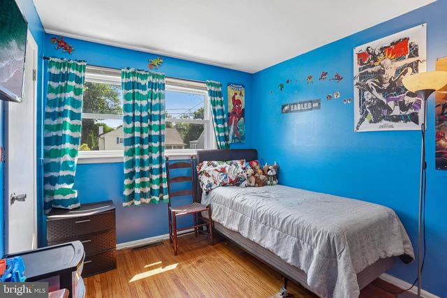 8 ROSE LN, Burlington, NJ 08016