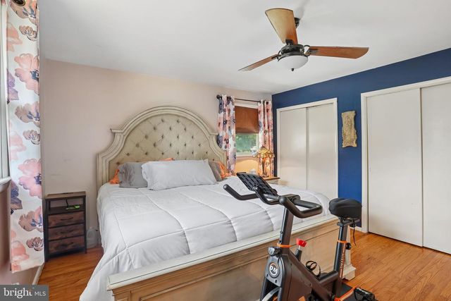 8 ROSE LN, Burlington, NJ 08016