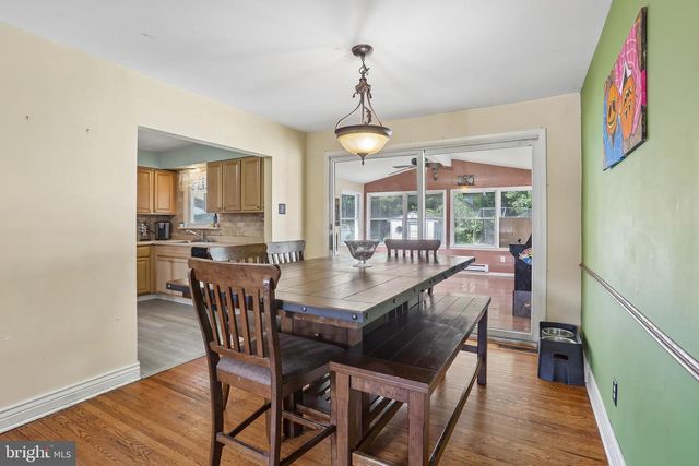 8 ROSE LN, Burlington, NJ 08016