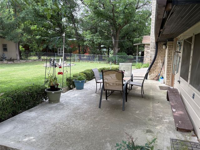 323 S Fisher Street, Gorman, TX 76454