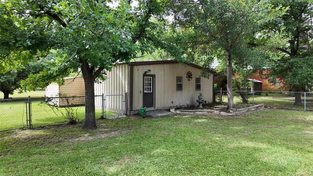 323 S Fisher Street, Gorman, TX 76454