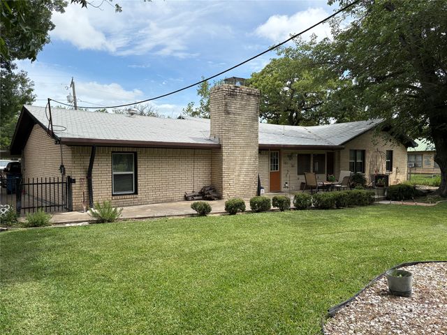 323 S Fisher Street, Gorman, TX 76454