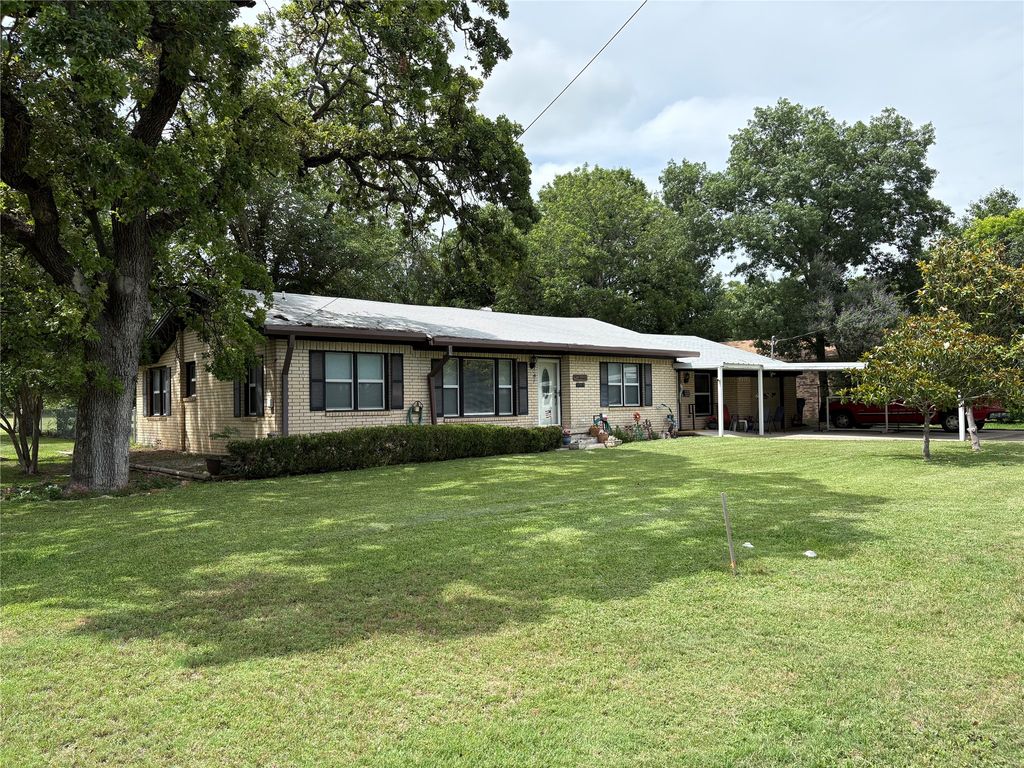323 S Fisher Street, Gorman, TX 76454