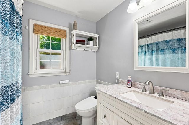 8 6th Avenue NE, Osseo, MN 55369