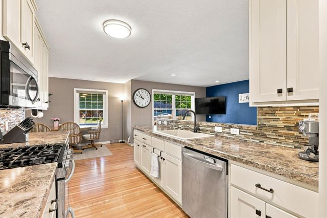 8 6th Avenue NE, Osseo, MN 55369