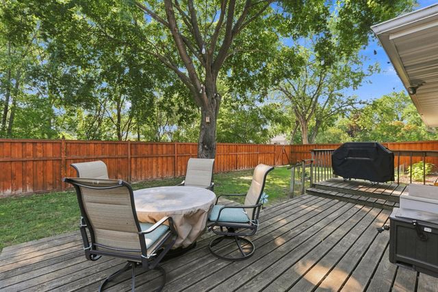 8 6th Avenue NE, Osseo, MN 55369