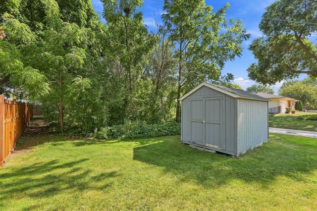8 6th Avenue NE, Osseo, MN 55369