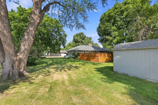 8 6th Avenue NE, Osseo, MN 55369