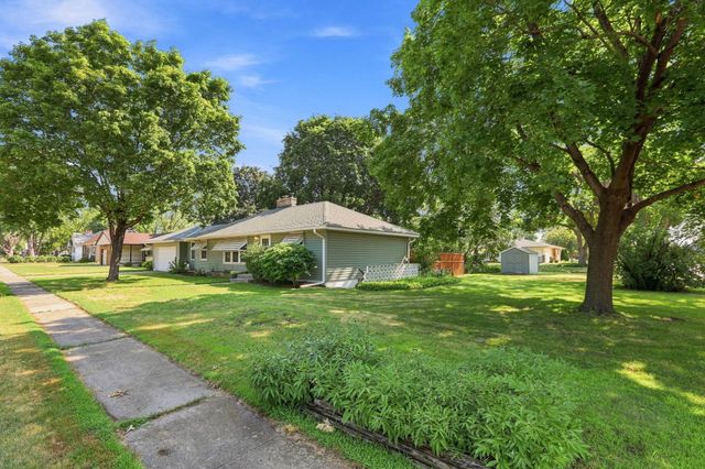 8 6th Avenue NE, Osseo, MN 55369