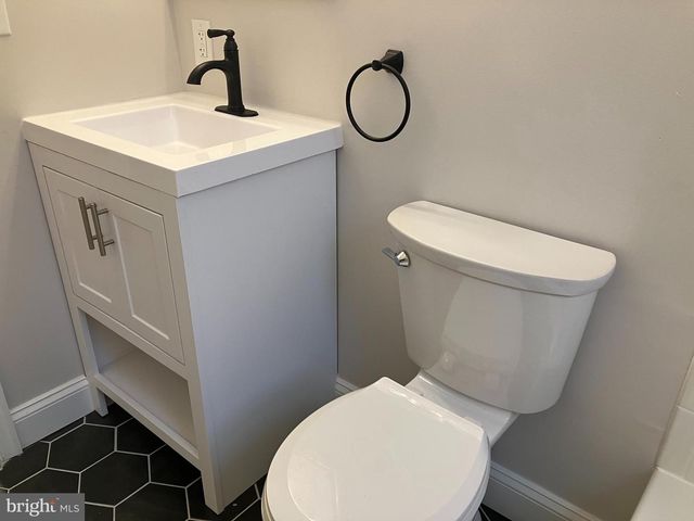 3236 LYNDALE AVE, Baltimore, MD 21213