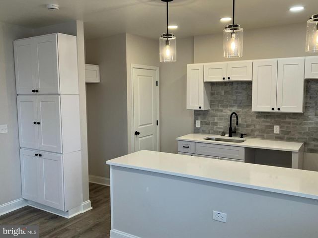 3236 LYNDALE AVE, Baltimore, MD 21213