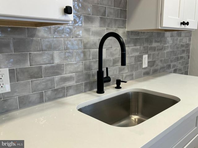 3236 LYNDALE AVE, Baltimore, MD 21213