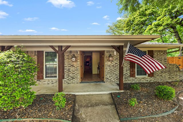 505 Curtis Road, Burleson, TX 76028