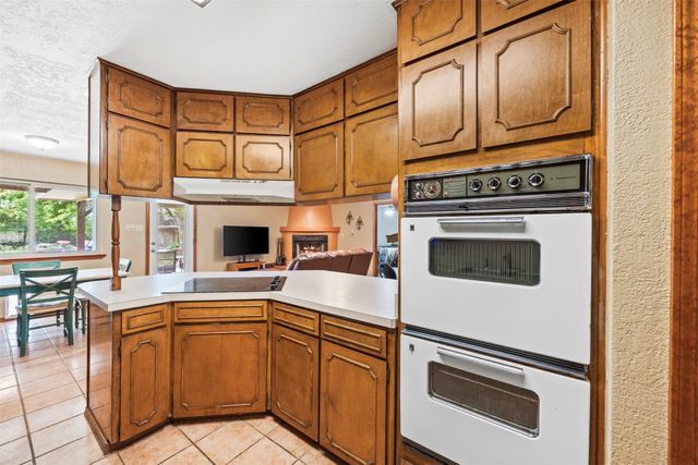 505 Curtis Road, Burleson, TX 76028