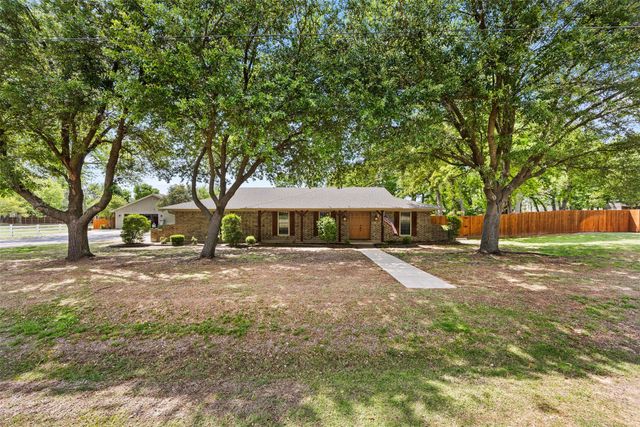 505 Curtis Road, Burleson, TX 76028